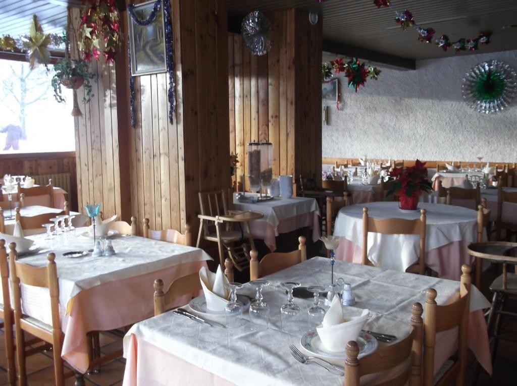 Hotel Les Mottets อุสซัวส์ ภายนอก รูปภาพ