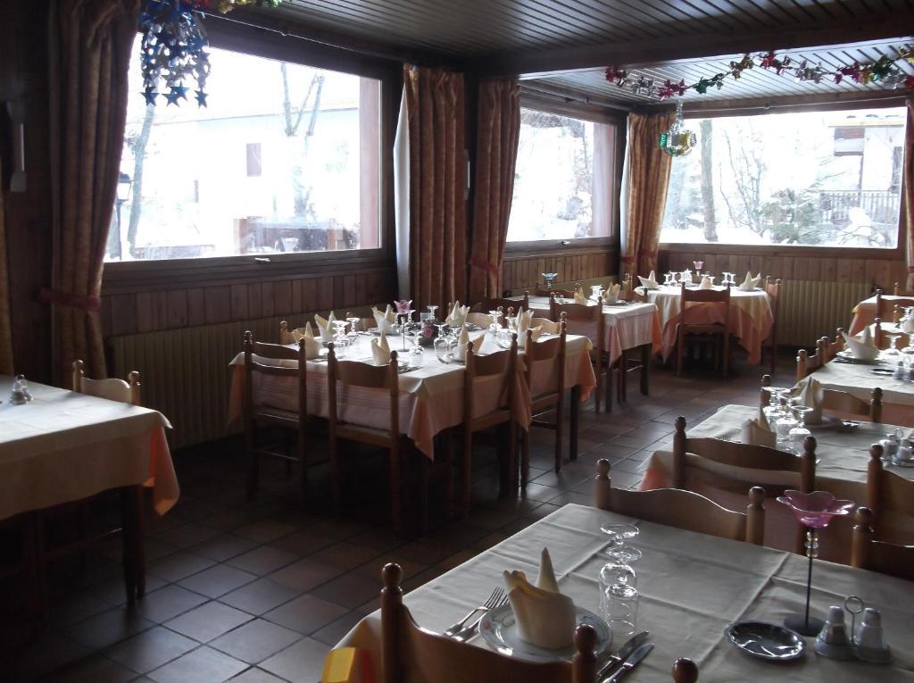 Hotel Les Mottets อุสซัวส์ ภายนอก รูปภาพ