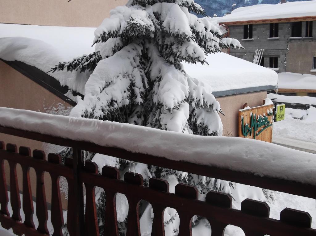 Hotel Les Mottets อุสซัวส์ ภายนอก รูปภาพ